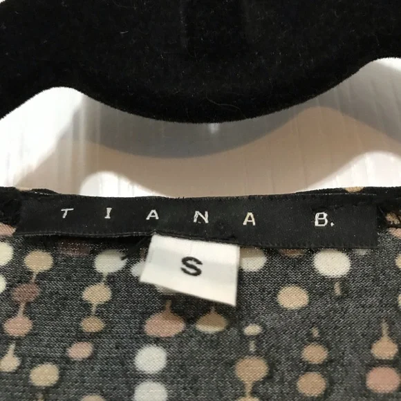 Tiana B. True wrap around dress. Size small. Wash and wear. Transitional - Picture 3 of 7